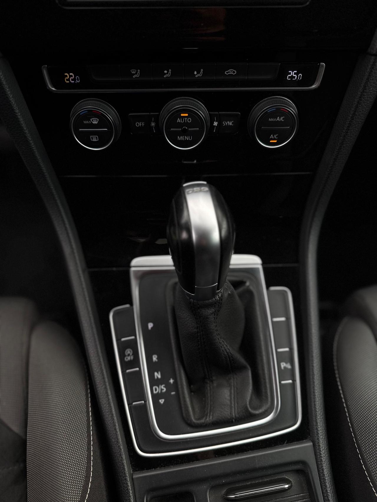 Volkswagen Golf 1.6 TDI 110cv DSG R-LINE ALLESTIMENTO