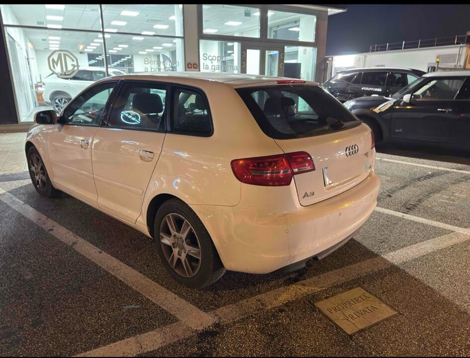 Audi A3 1.6 TDI 105 CV CR Ambiente