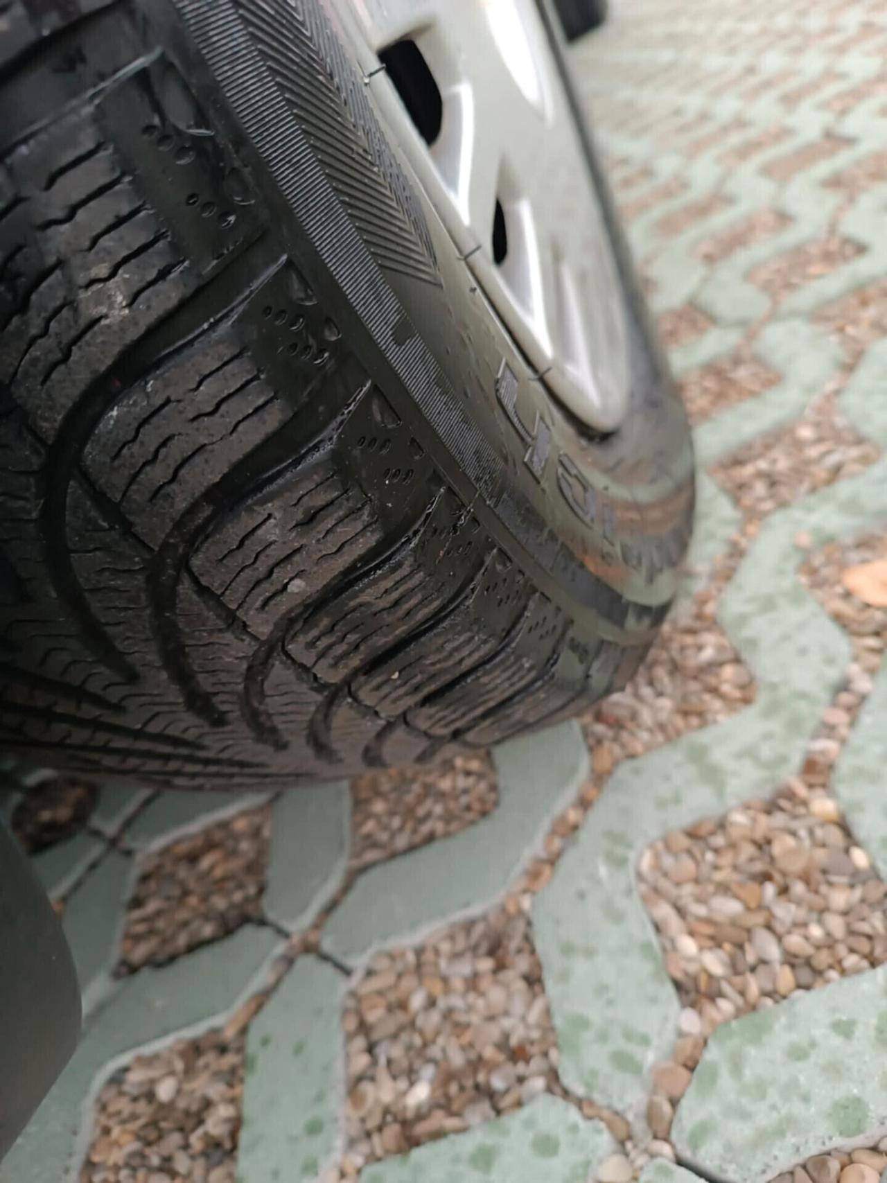 Volkswagen Golf 1.4 16V cat 5 porte