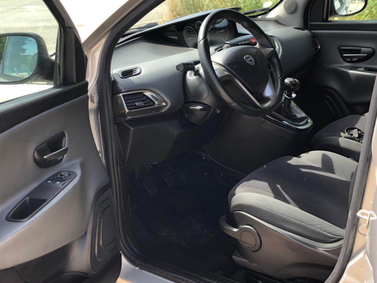 Lancia Ypsilon 0.9 TwinAir 85 CV 5 porte Metano Ecochic Gold