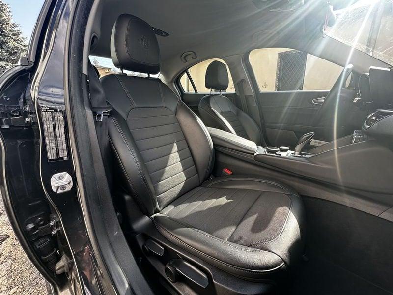 Alfa Romeo Giulia 2.2 Turbo AT8 180CV Super