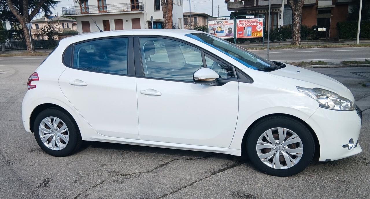 Peugeot 208 GPL