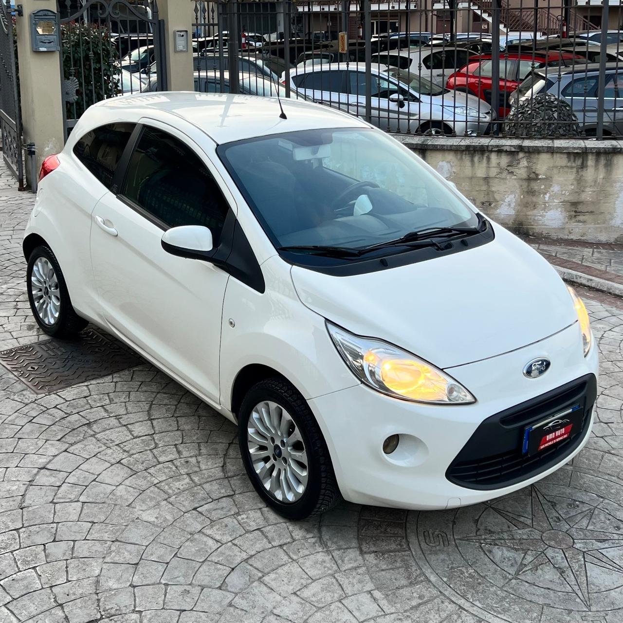 Ford Ka 1.3 TDCi 75CV Titanium con SOLI 102.000 KM