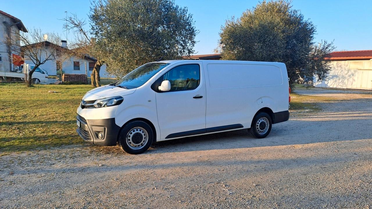 Toyota Proace LUNGO LEGGERE BENE