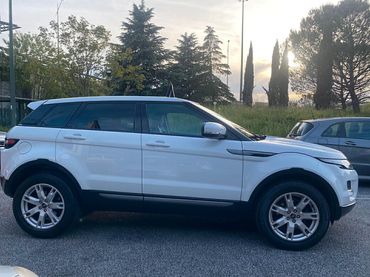 RANGE ROVER EVOQUE 2.2 TD4 5P. PURE