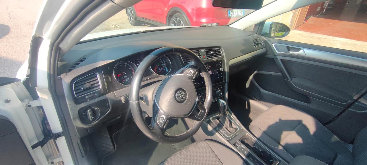 Volkswagen Golf 1.5 TGI DSG 5p. Trendline BlueMotion Technology