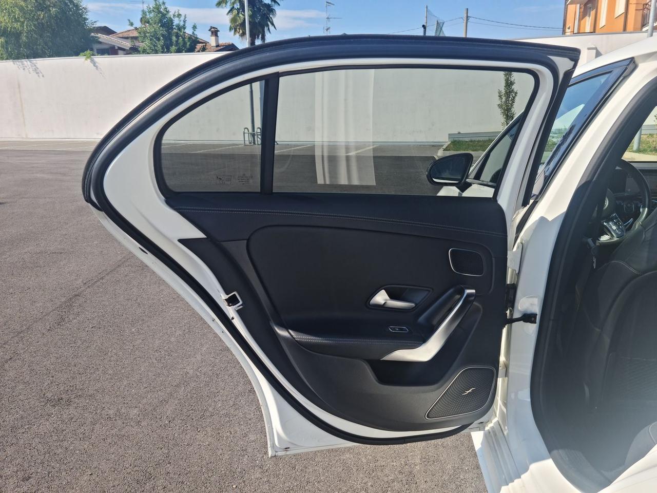 Mercedes-Benz A 180 AMG Line Premium #6483