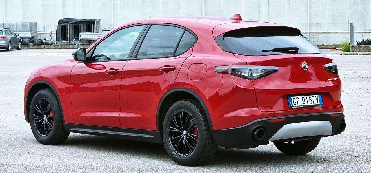Alfa Romeo Stelvio 2.2 Turbodiesel 160 CV AT8 RWD Super