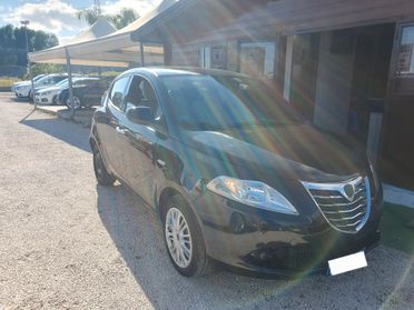 Lancia Ypsilon 1.2 69 CV 5 porte S&S Silver