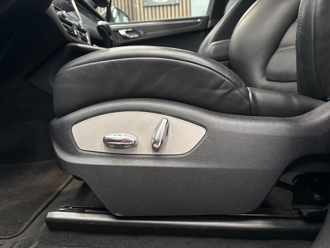 Porsche Macan 2.0 T Radar*Kamera360*Tetto PRONTA CONSEGNA !