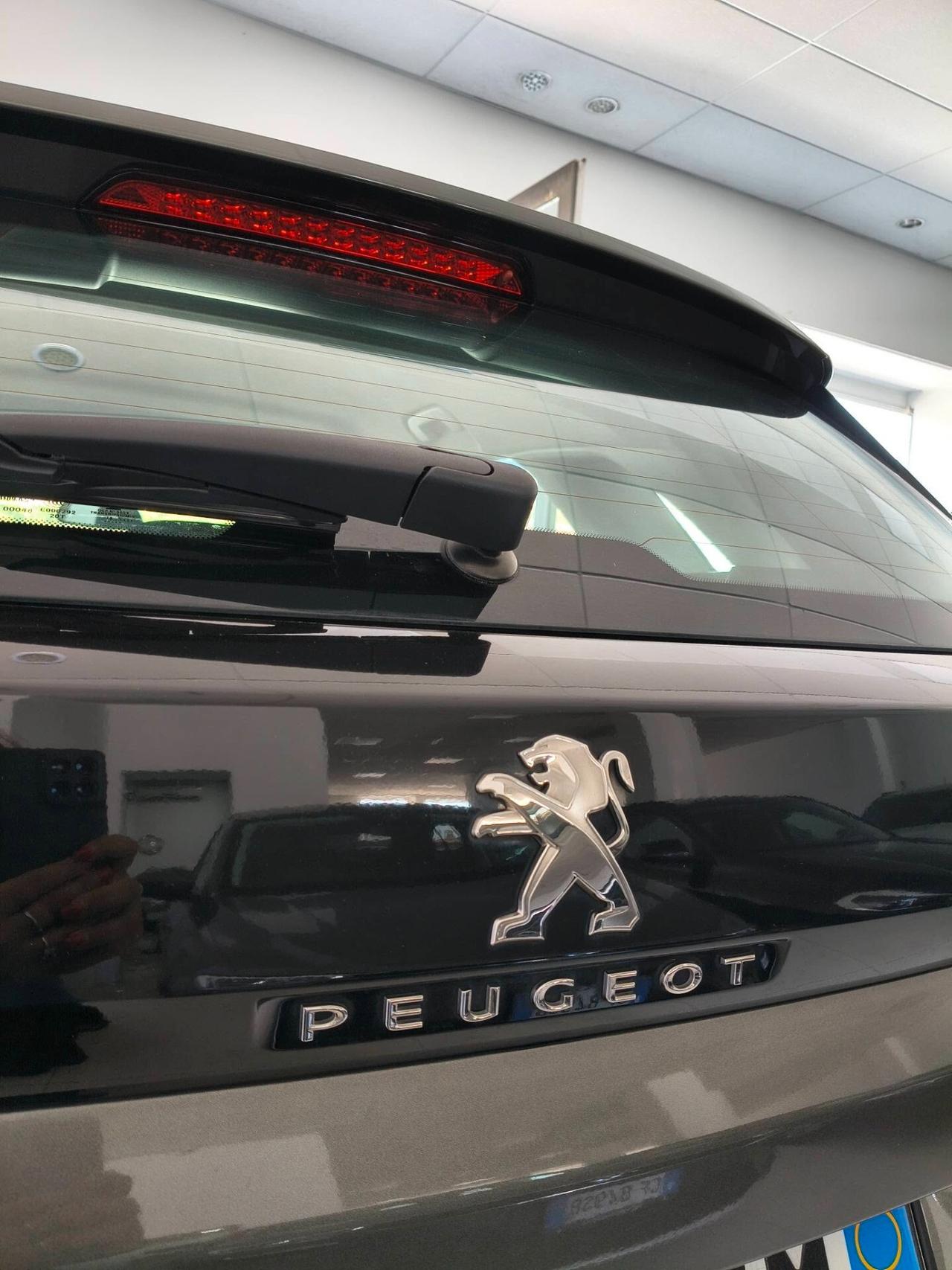 Peugeot 3008 BlueHDi 130 S&S EAT8 Business