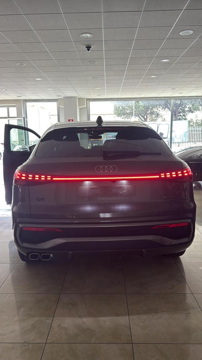 AUDI - Q5 - 40 TDI 204CV qu. S tr. S line