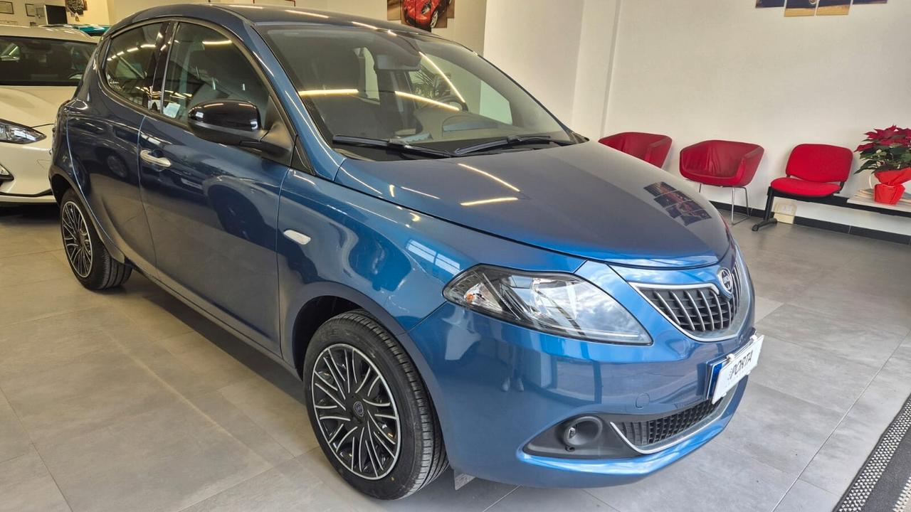 Lancia Ypsilon 1.0 FireFly 5 porte S&S Hybrid Ecochic Gold