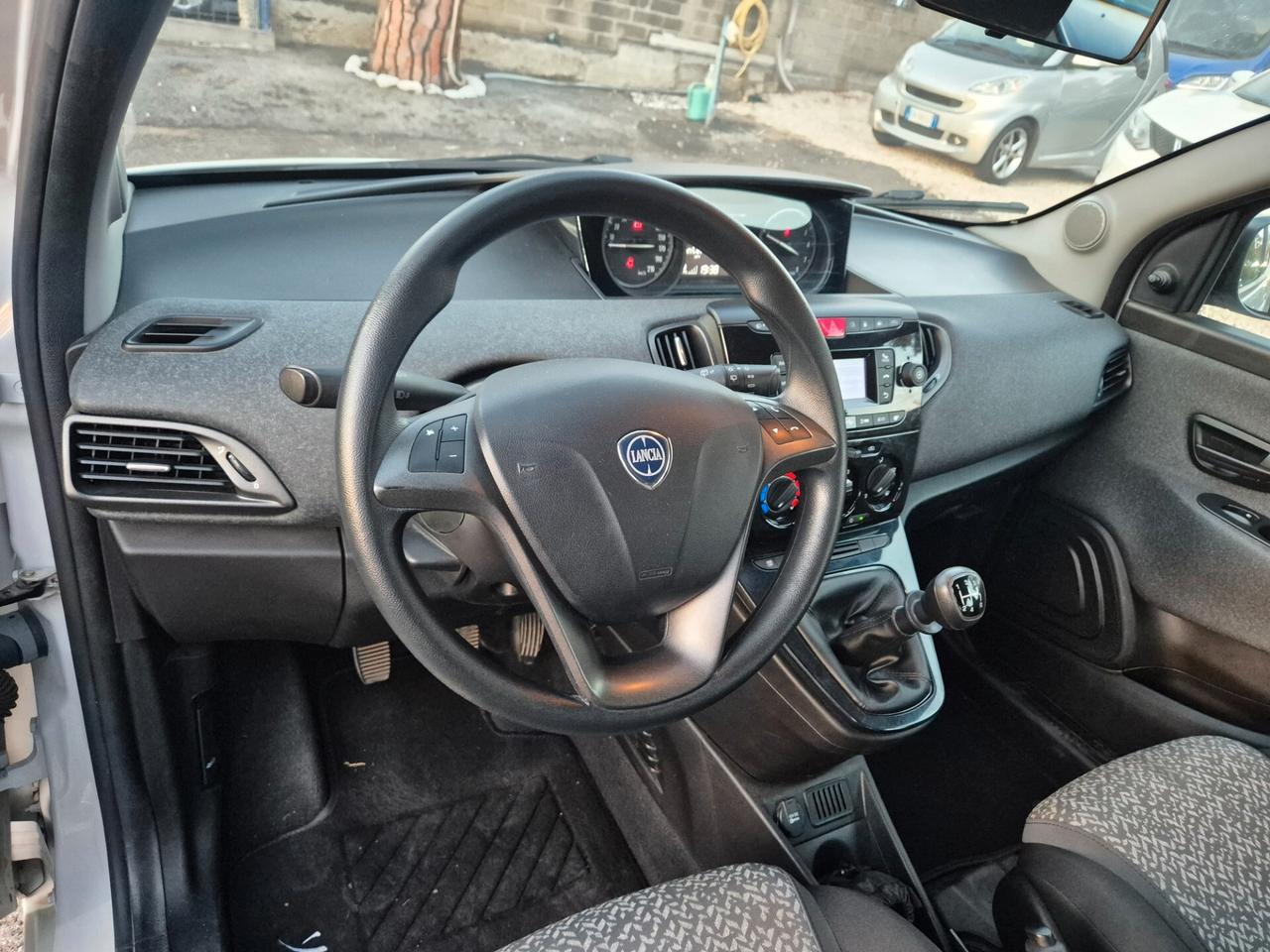 Lancia Ypsilon 1.2 69 CV 5 porte GPL Ecochic Monogram