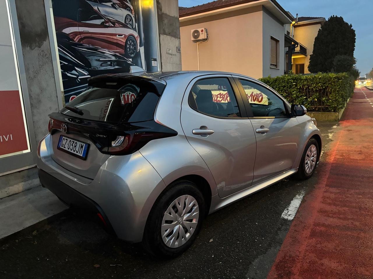 Toyota Yaris 1.5 Hybrid 5 porte Active