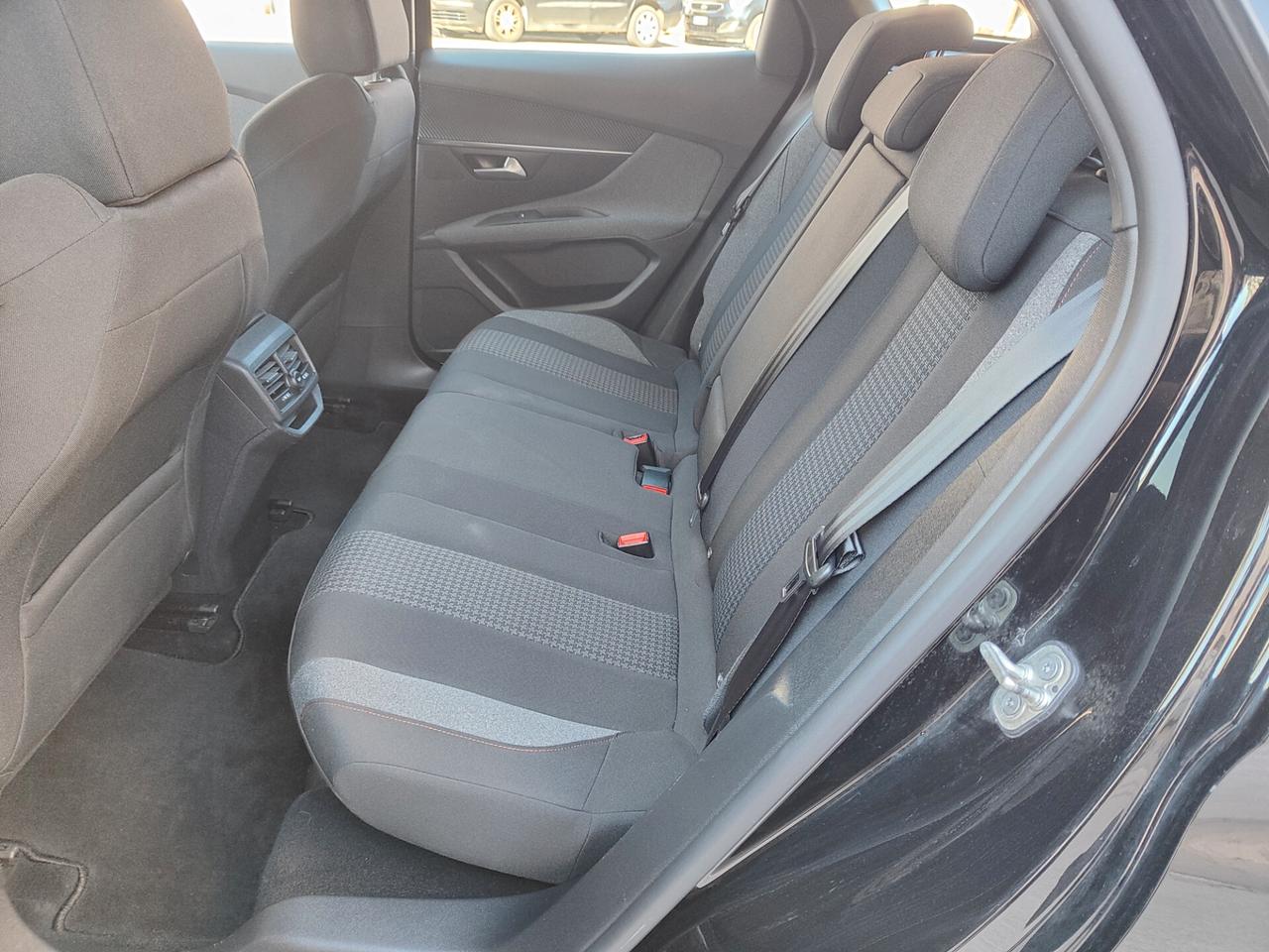 Peugeot 3008 GT Pack * 1.5 BlueHDi * Navi * Full * Garantita 12 Mesi