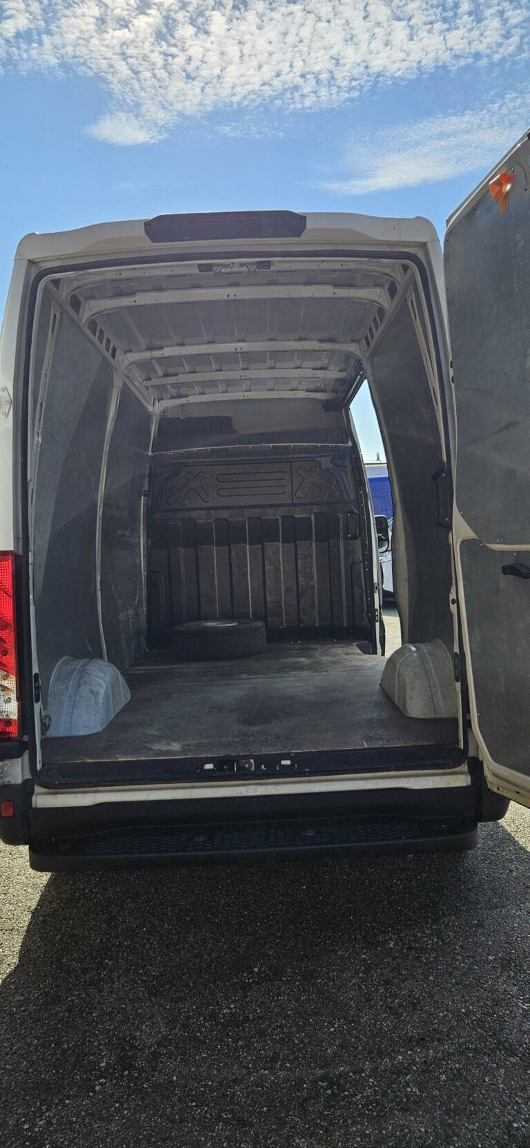 IVECO DAILY 35S12 2.3 HTP PM-TM 116 CV – LUNGHEZZA INT. CASSONE MT. 3,20+IVA