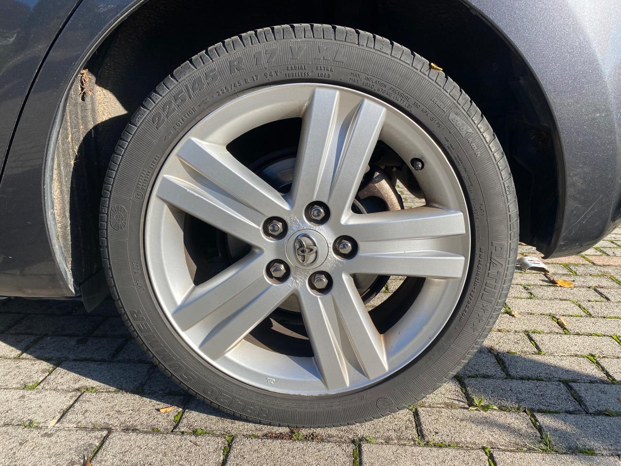 Toyota Auris 2.2 D - Versione Introvabile