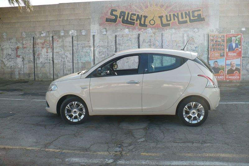 Lancia Ypsilon 1.2 69 CV 5 porte Silver