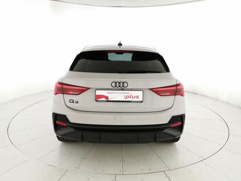 Audi Q3 Sportback 35 2.0 tdi Identity Black s-tronic