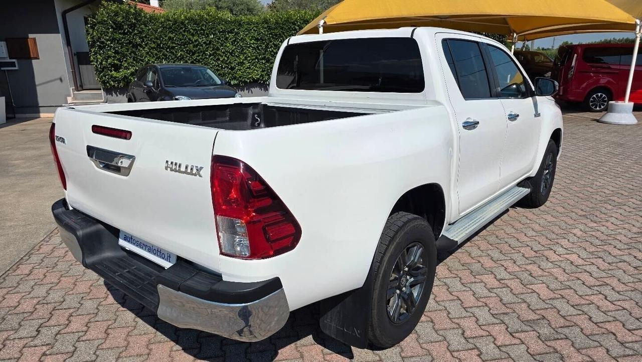Toyota Hilux 2.4 D-4D Double Cab Lounge MANUALE ITALIANA