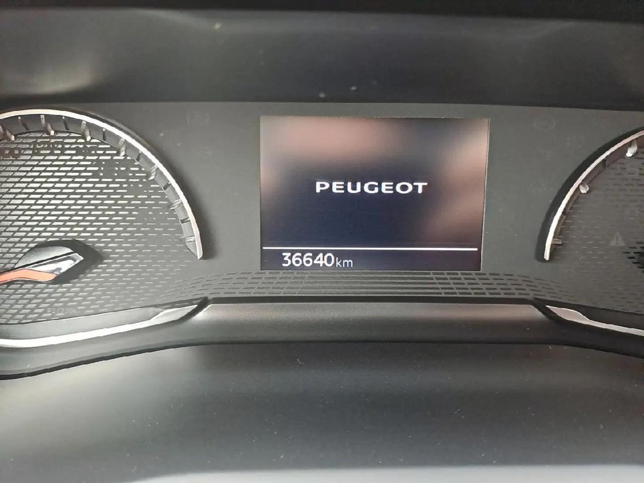 Peugeot 2008 PureTech 100 S&S Allure