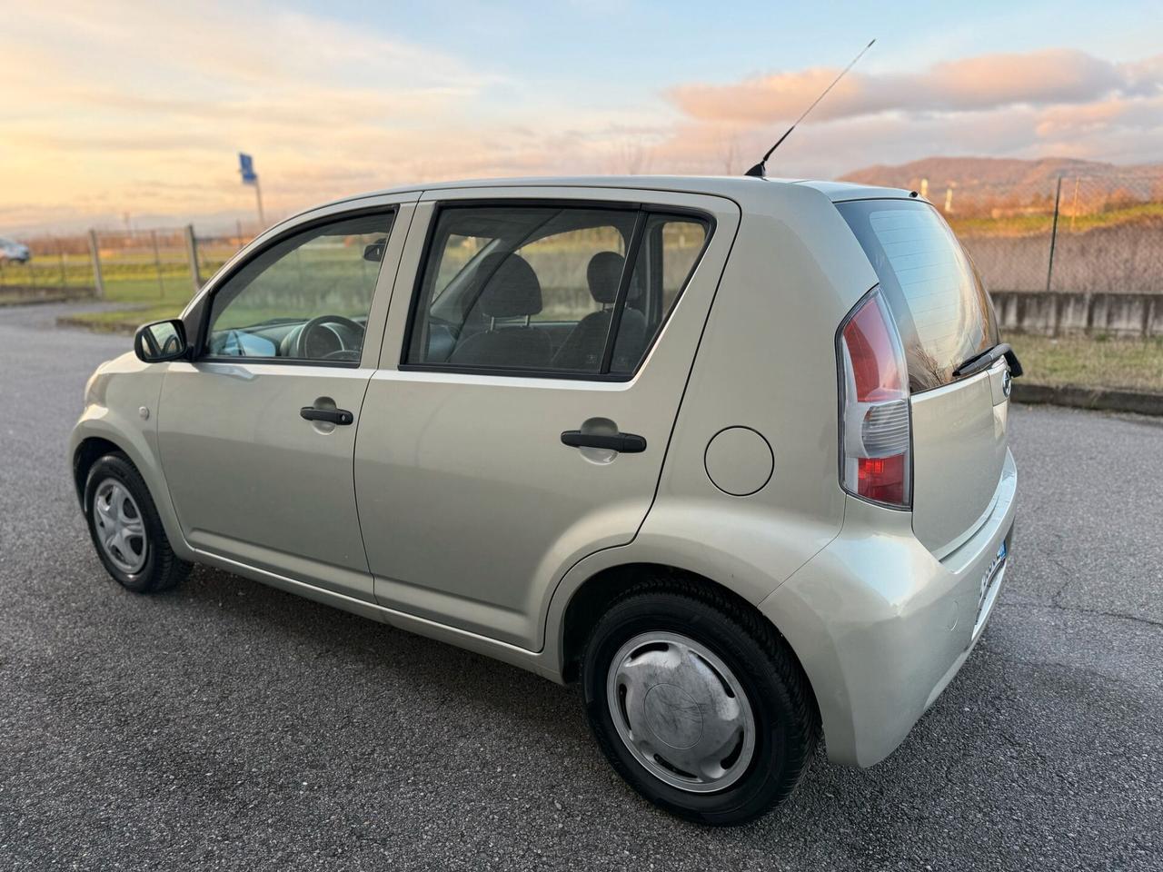 Daihatsu Sirion 1.0 Benzina 69cv NEOPATENTATI