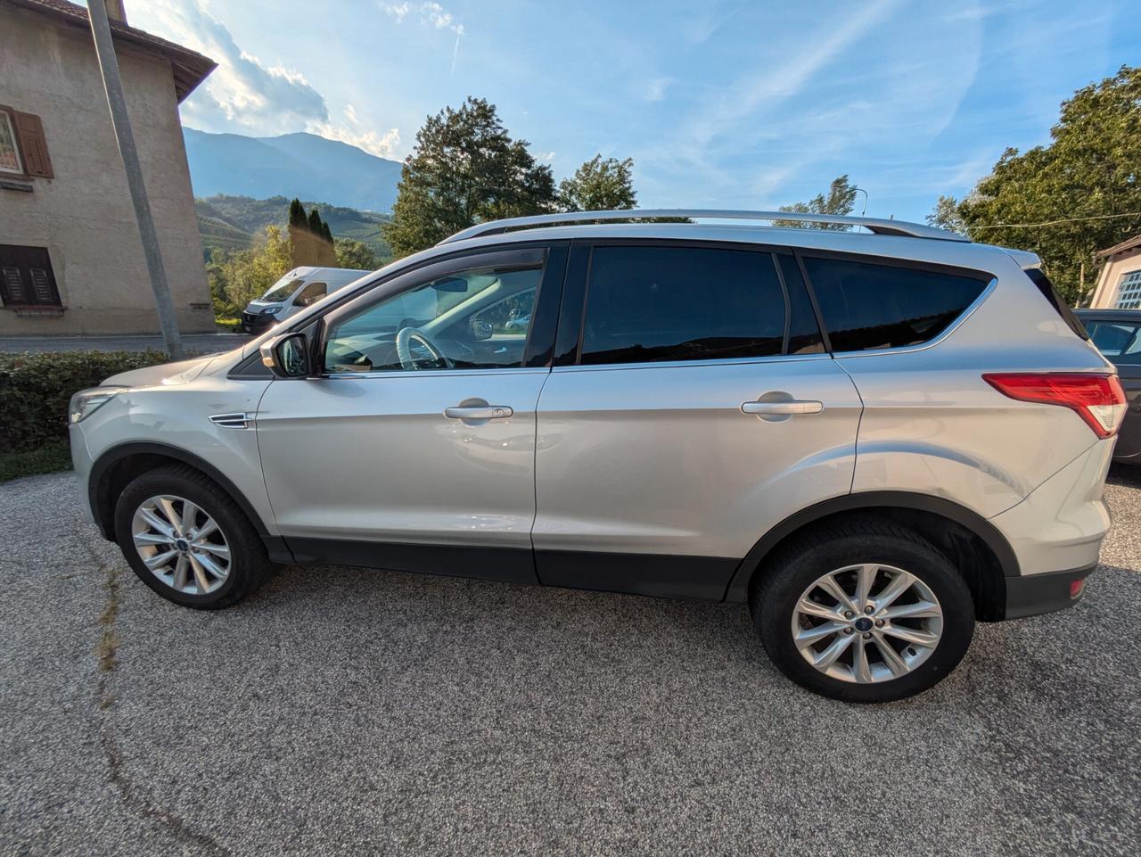 FORD KUGA 4WD 2.0 TDCI 150CV GANCIO TRAINO - AUTOMATICA