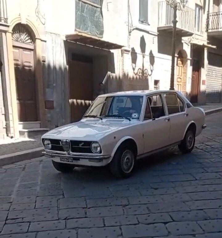 Alfa Romeo Alfetta SCUDI STRETTO