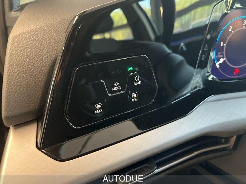 Volkswagen Golf 8 2.0 TDI SCR LIFE DSG 115 CV