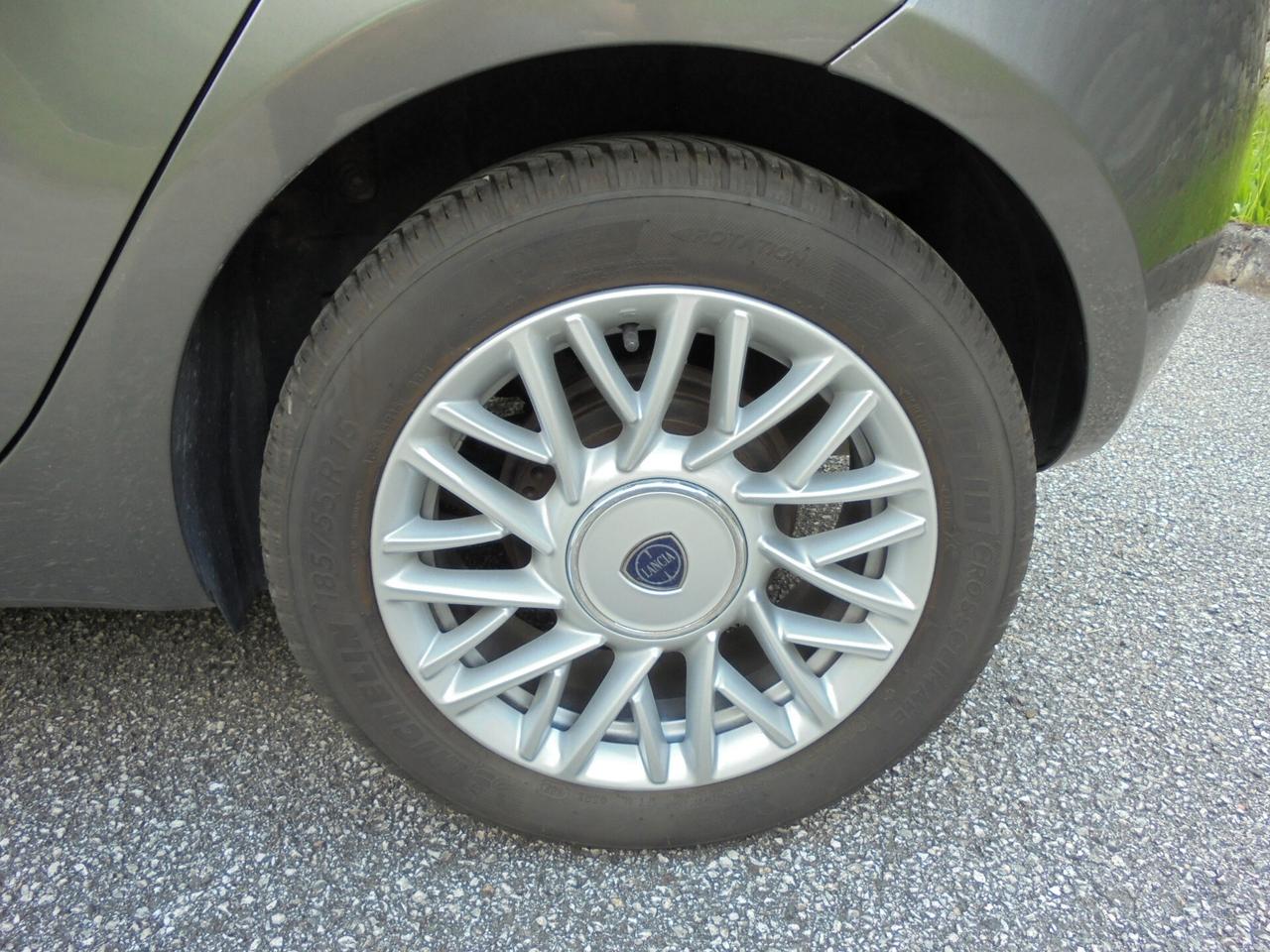 LANCIA YPSILON 1.2 GOLD 5P UNIPROPRIETARIO- NEOPATENTATI-
