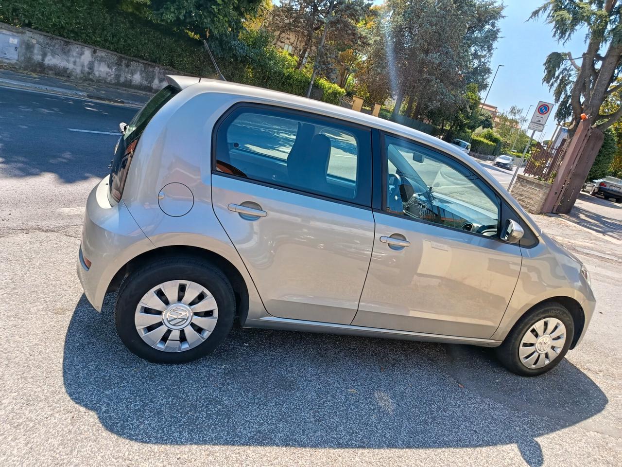 Volkswagen up! 1.0 5p. move up!