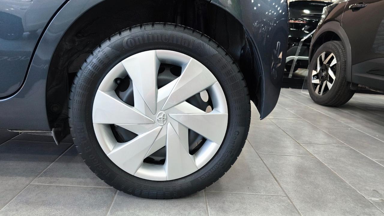Toyota Aygo 1.0 VVT-i 69 CV 5 porte x-business MMT