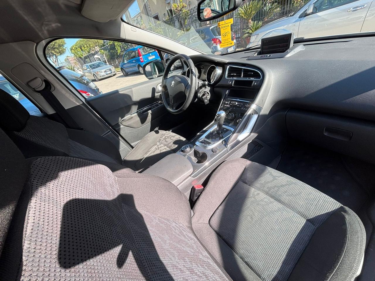 Peugeot 3008 1.6 e-HDi 112CV cambio robotizzato Stop&Start Active