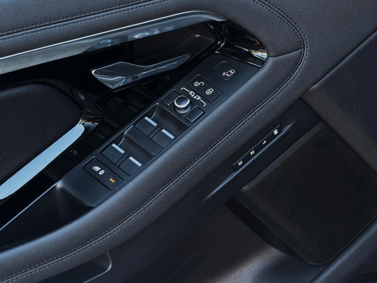 Range Rover Evoque 2.0d i4 MHEV R-Dynamic SE 150CV