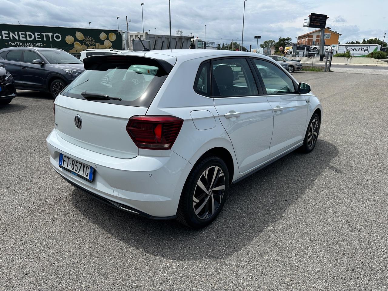 Volkswagen Polo 1.0 TSI Highline R-Line - 2019