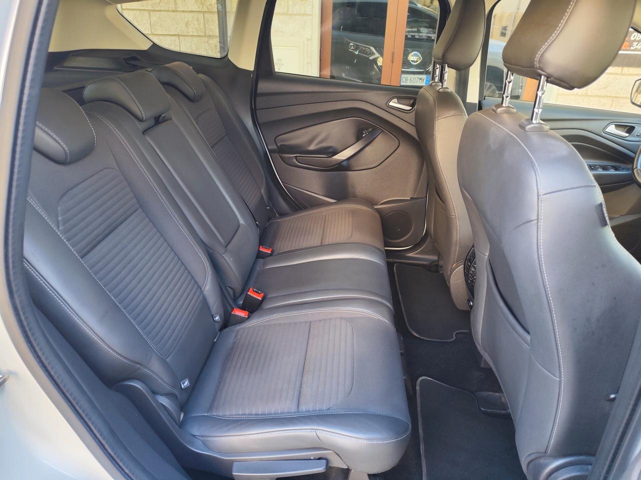 Ford Kuga 1.5 TDCI 120CV 2WD Titanium