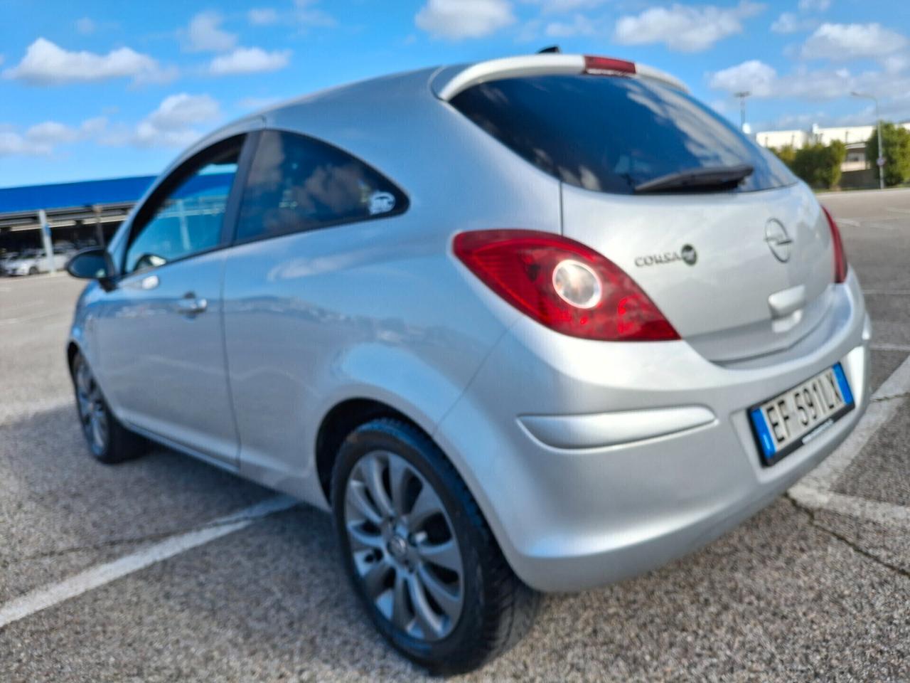 OPEL CORSA 1.2 Benzina Sport-OK NEOPATENTATI-