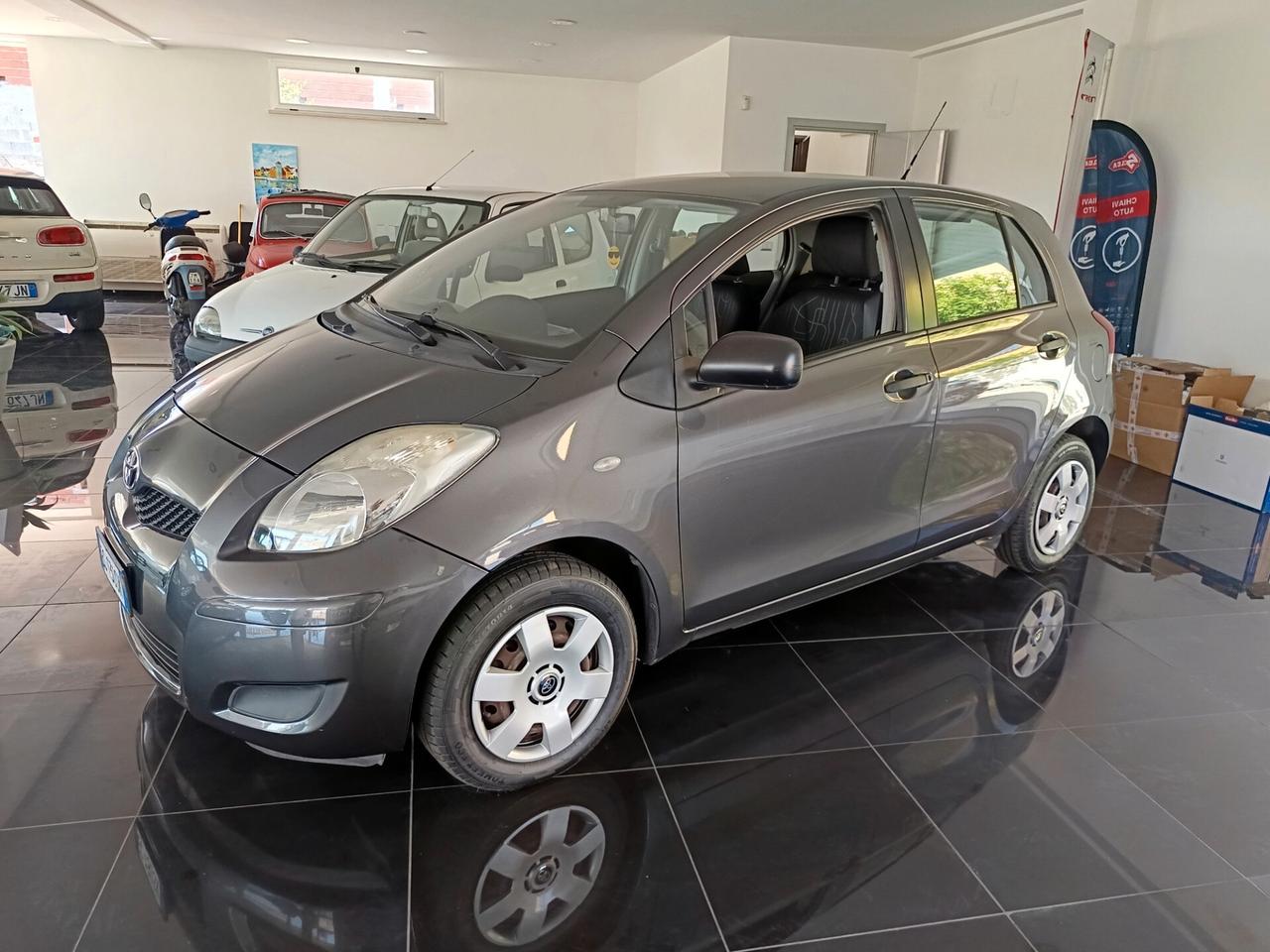 Toyota Yaris 1.0 5 porte BENZINA