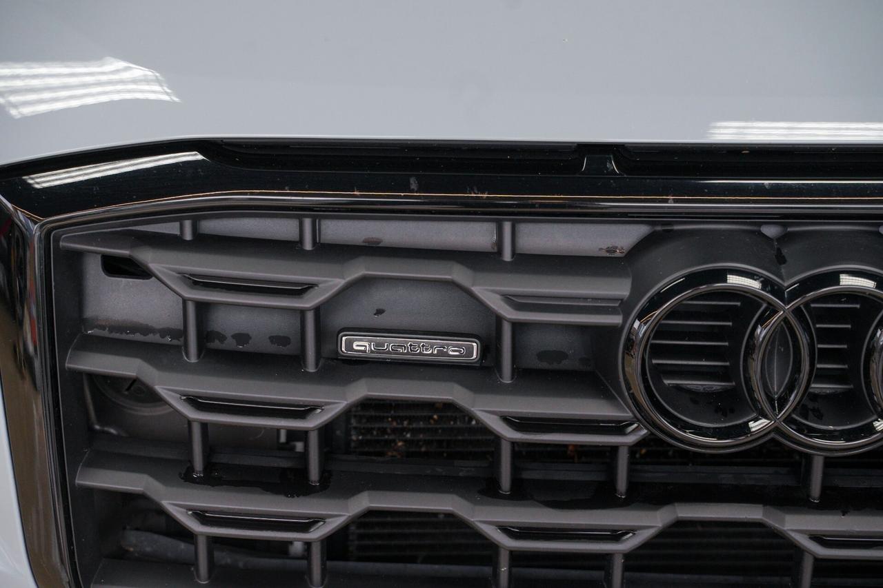 Audi Q2 35 TDI S tronic Identity Black