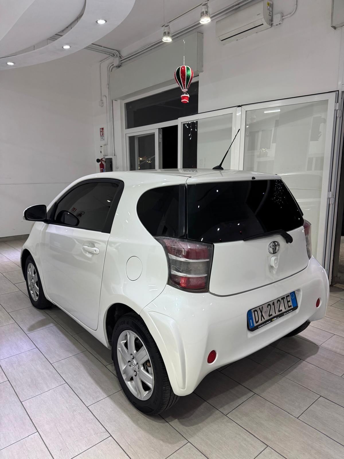Toyota iQ 1.0