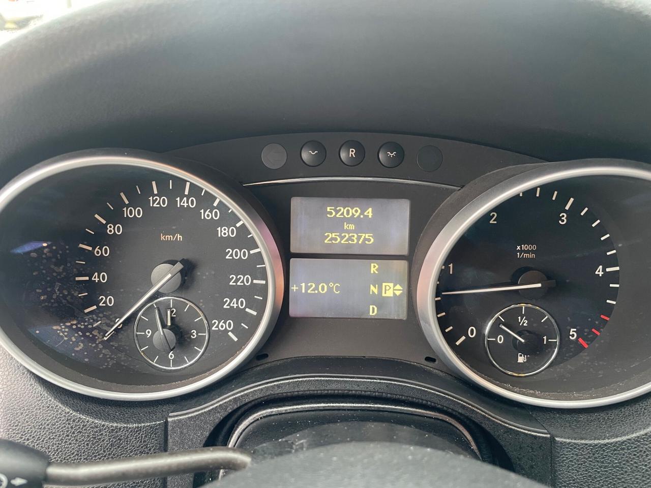 Mercedes-benz ML 300 CDI BlueEFFICIENCY