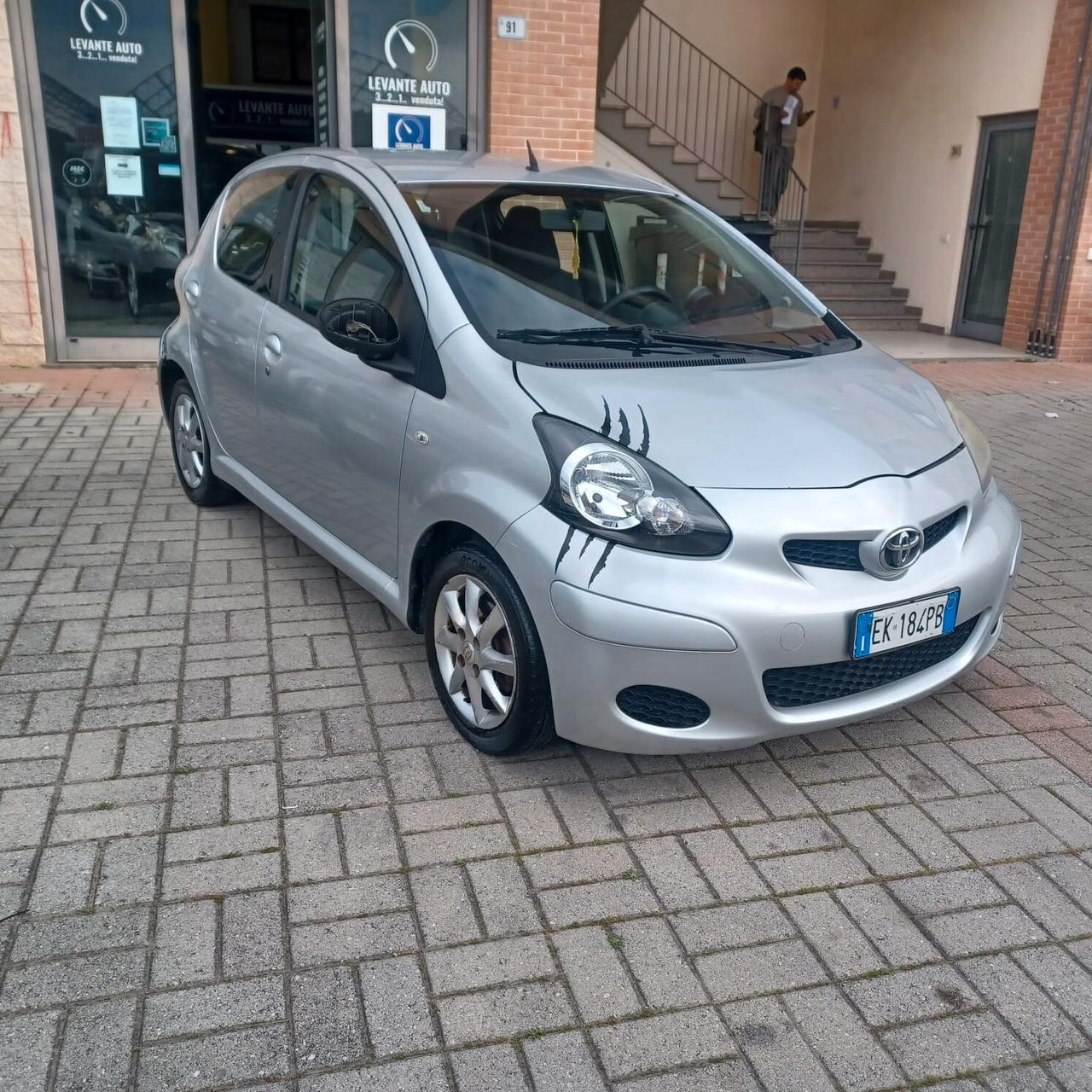 135.048 KM AYGO 1.0 NEOPATENTATI AUTOMATICA