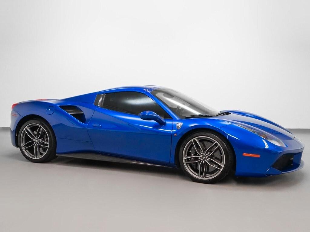 Ferrari 488 Spider NOLEGGIO LUNGO TERMINE - LEASING FULL INCLUSIVE