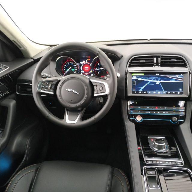 JAGUAR F-Pace 2.0 D 180 CV AWD aut. Prestige TETTO PANORAMICO