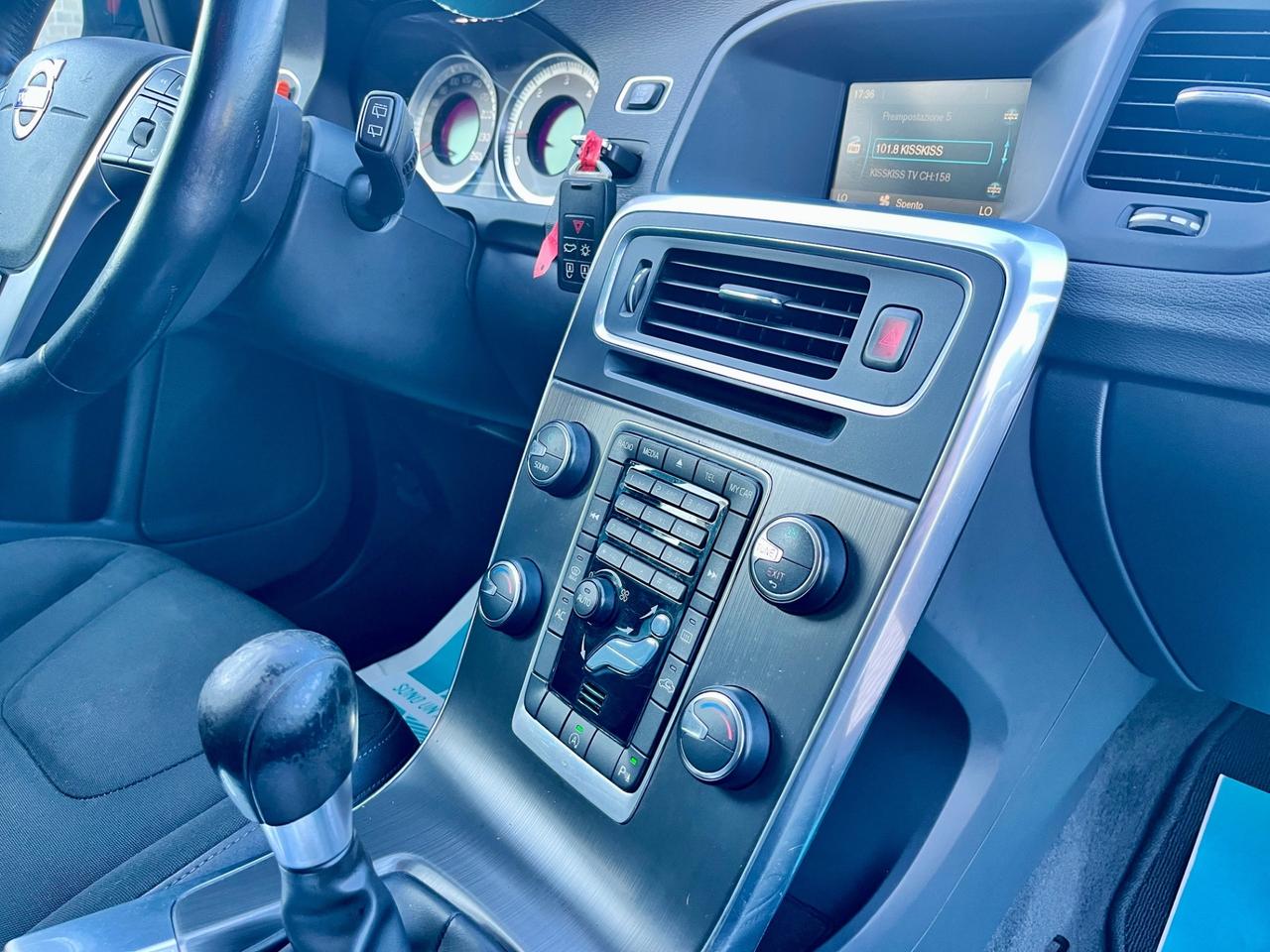 Volvo V60 D3 Momentum - 2013