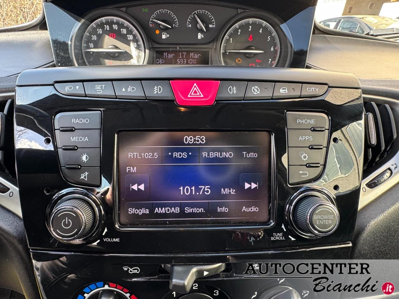 Lancia Ypsilon 5 Porte Ypsilon 1.0 firefly hybrid Gold s&s 70cv