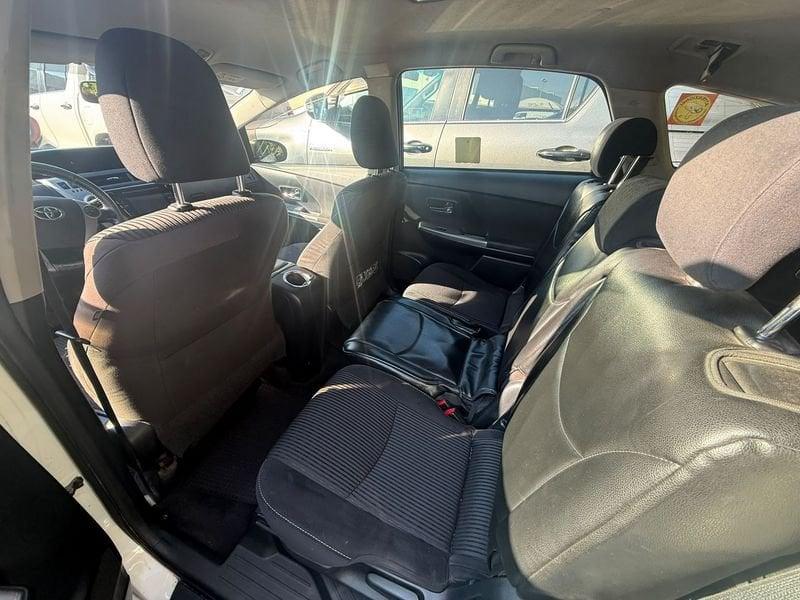Toyota Prius Plus 1.8 H ECVT Active