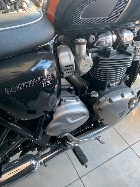 BONNEVILLE T 120