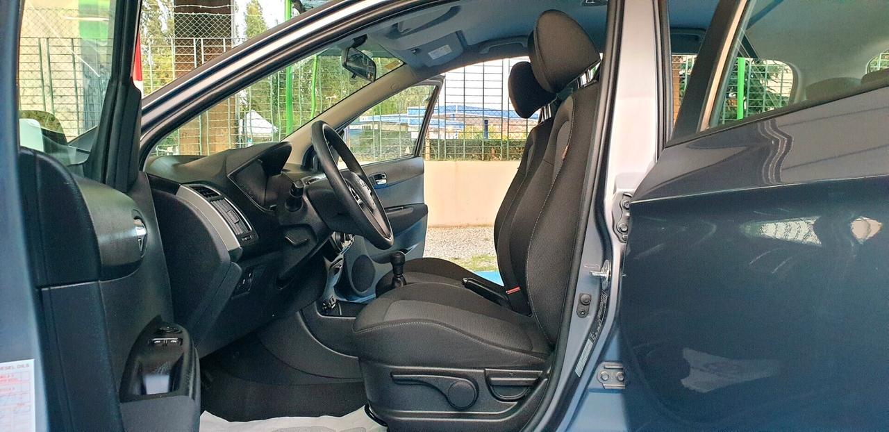 HYUNDAI IX20 1.2 BENZINA 49 MILA KM. OK NEOPATENTATI